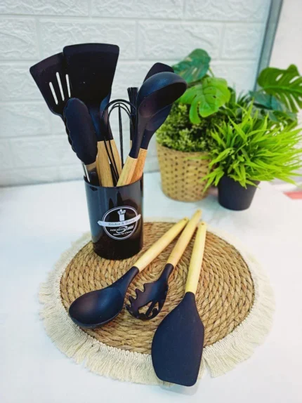 طقم توزيع سيليكون يد خشب 12 قطعة